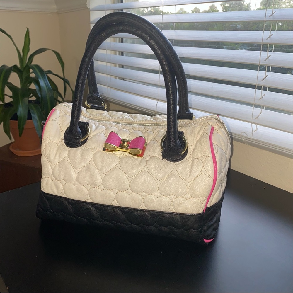 Betsey Johnson quilted heart blak & white shoulder bag